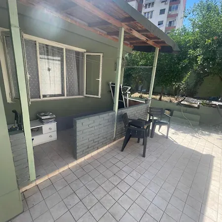 Harmony House بيت للعطل تيرانا